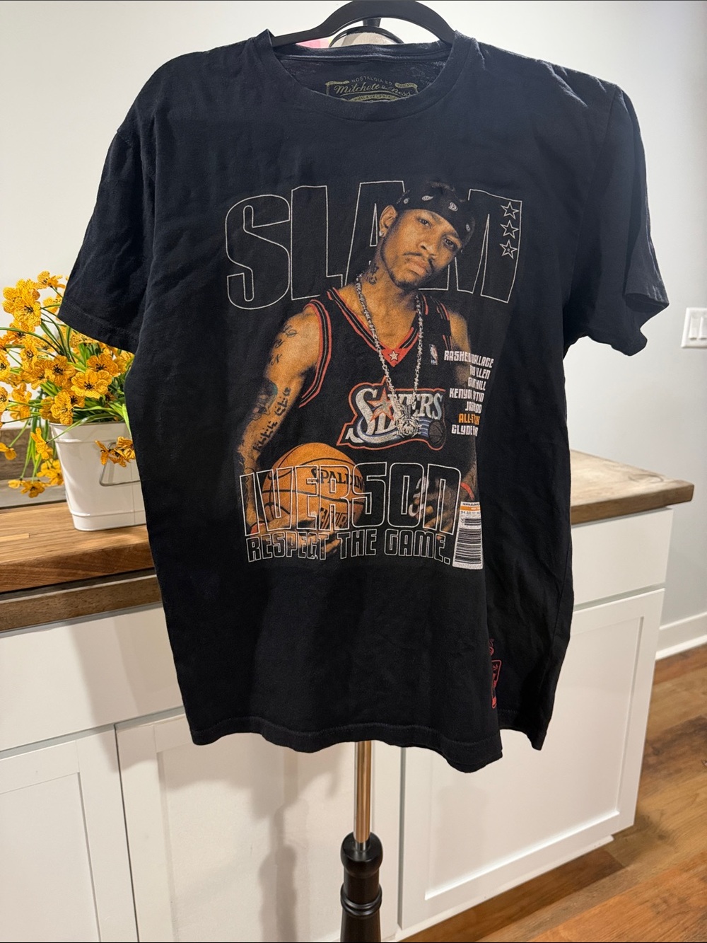 Allen Iverson Philadelphia 76ers
2000 Vintage Mitchell & Ness xSLAM T-Shirt med